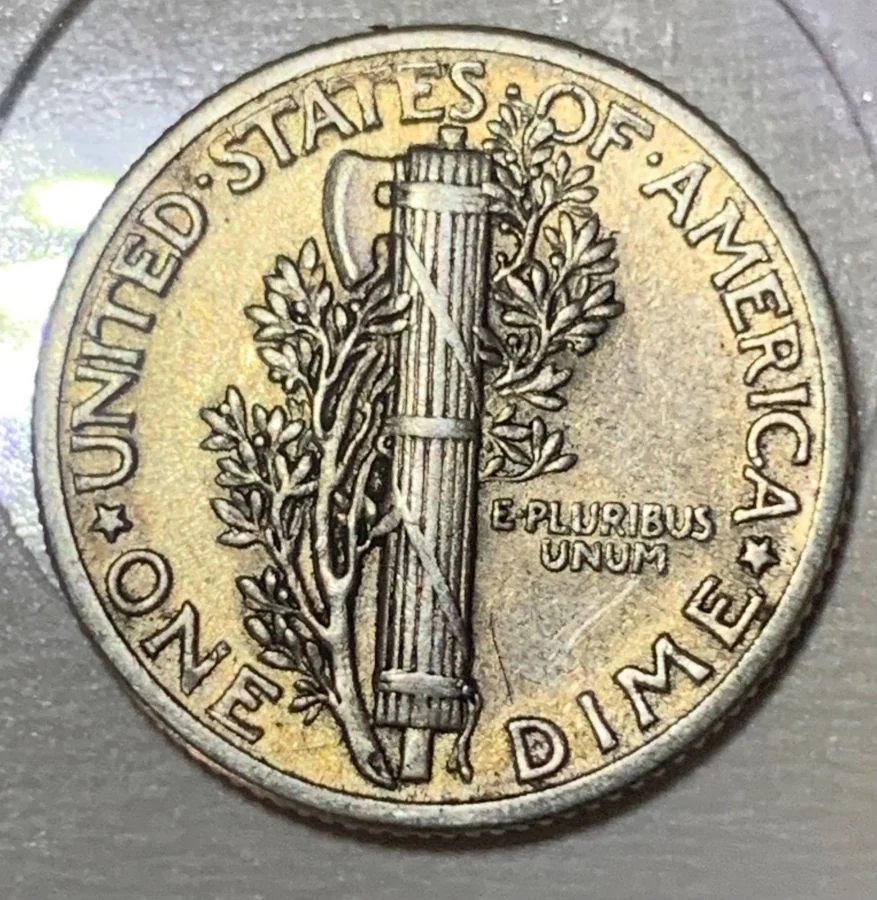 1941 Mercury dime reverse comparison: coin without Full Bands (left) vs coin with Full Bands designation (right)